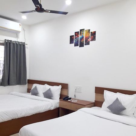Hotel Park Victoria Kolkata Bagian luar foto