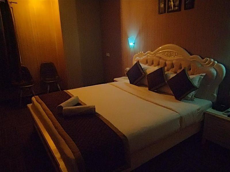 Hotel Park Victoria Kolkata Bagian luar foto