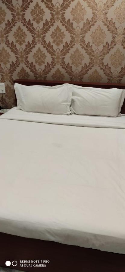 Hotel Park Victoria Kolkata Bagian luar foto