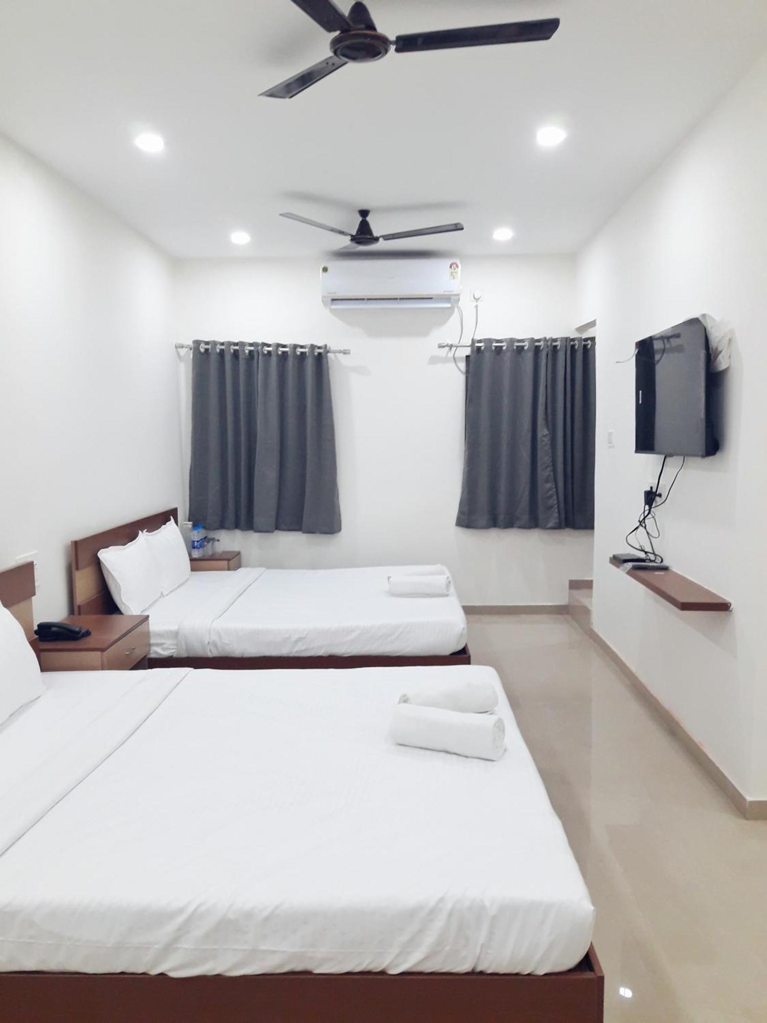 Hotel Park Victoria Kolkata Bagian luar foto