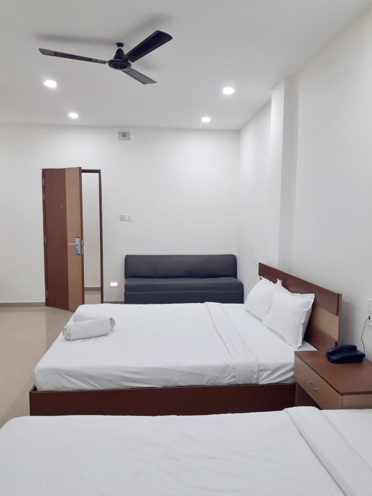 Hotel Park Victoria Kolkata Bagian luar foto