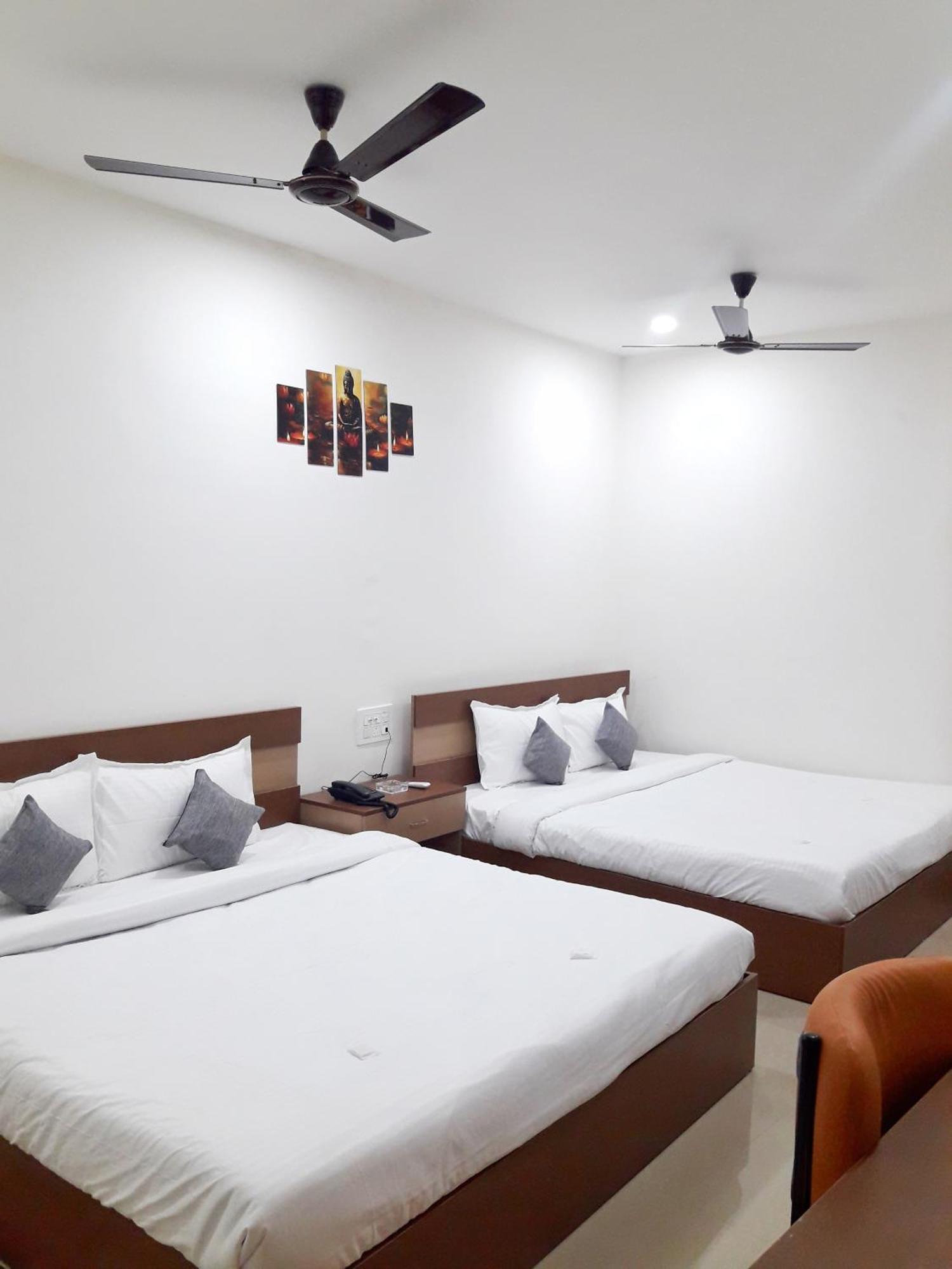 Hotel Park Victoria Kolkata Bagian luar foto